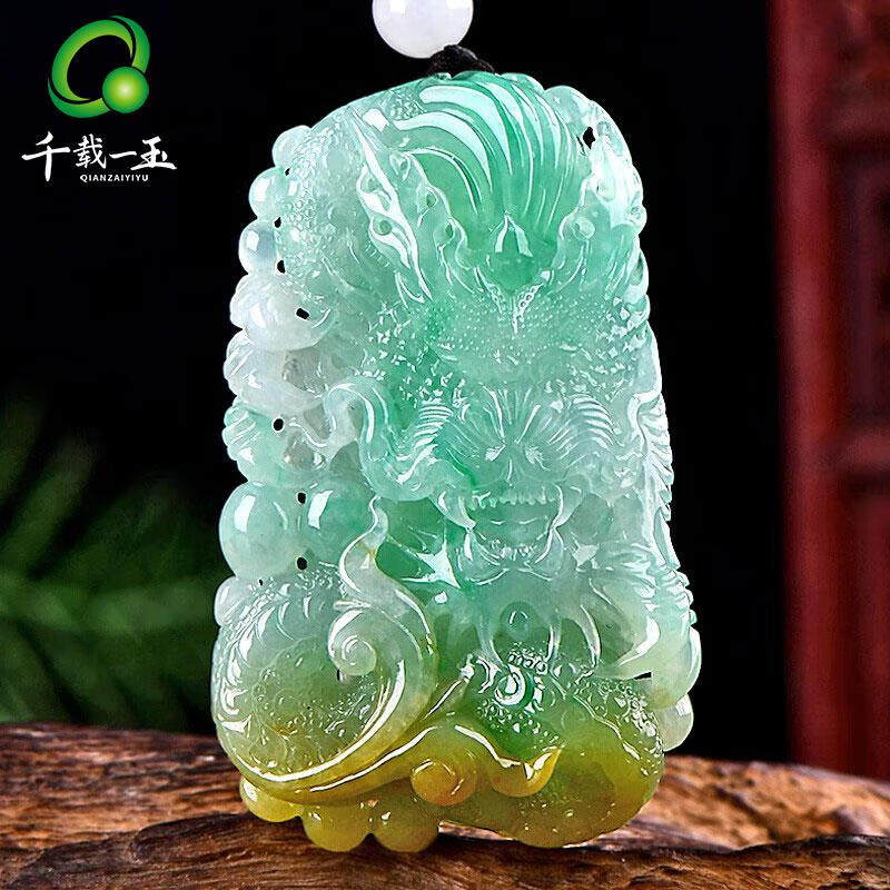 千载一玉【收藏孤品】翡翠龙牌吊坠男款三彩俏色生肖龙玉石玉坠款
