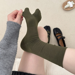 绿色无骨纯棉二趾袜女中筒袜子女春秋季日系分趾袜miu系猪蹄袜