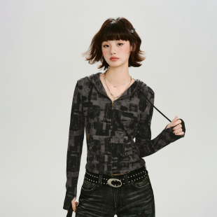 修身 Girlyhalo美式 薄款 新款 上衣 复古辣妹满印连帽卫衣外套女春季