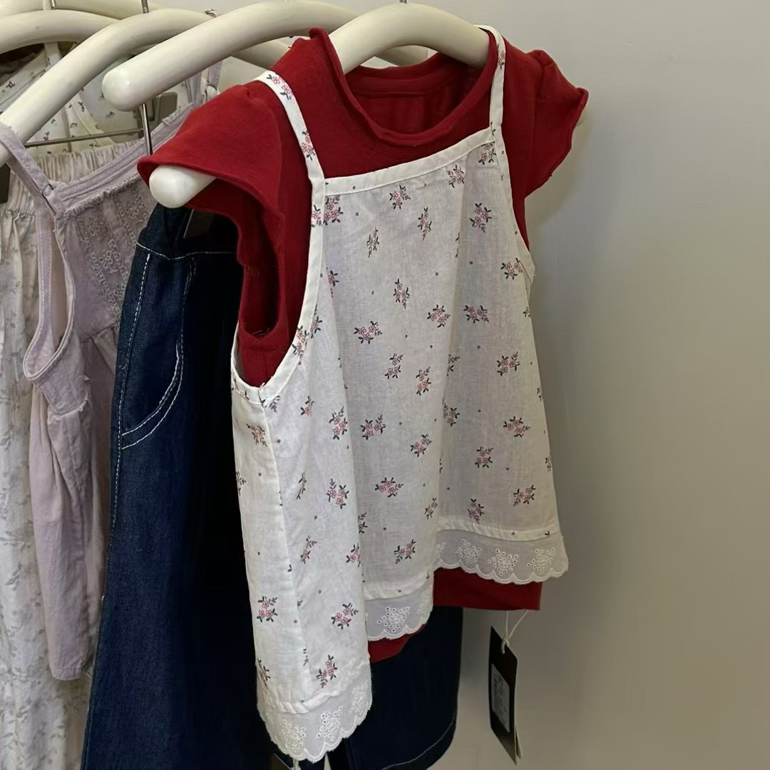 女童碎花背心套装夏装2025女宝红色短袖t恤+牛仔阔腿裤叠穿三件套