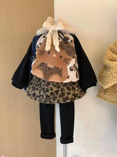 女童加绒卫衣hellokitty秋冬2025加厚黑皮kt毛毛衣豹纹裙保暖套装