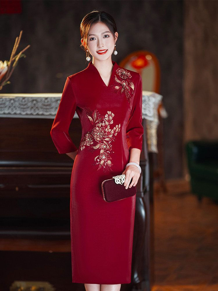 고급 대기 시어머니 드레스 결혼식 연회 우아한 빨간색 대형 지방 MM 개선 치파오 2024 새로운 스타일