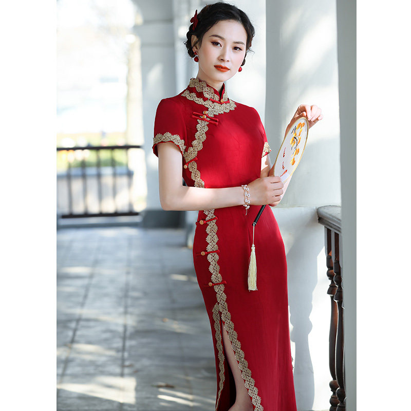 高贵红色旗袍2023新款女年轻款高端气质妈妈婚宴改良礼服走秀长款