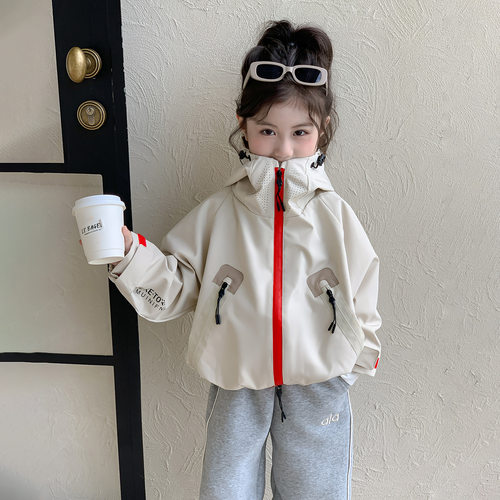 女童外套2026新款洋气女宝宝春秋款夹克衫儿童秋装秋季重工冲锋衣