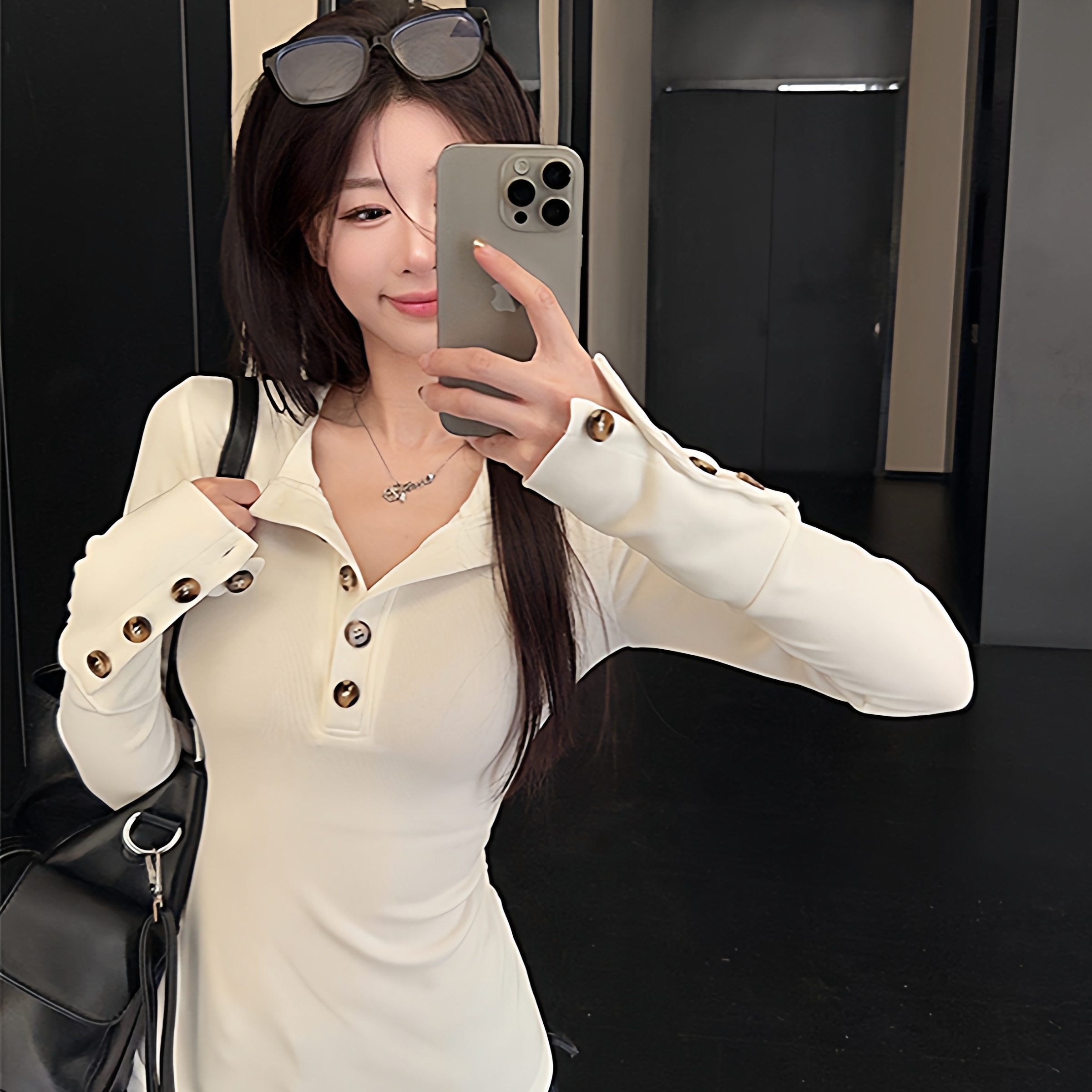 超好看的百搭款的半开领打底衫