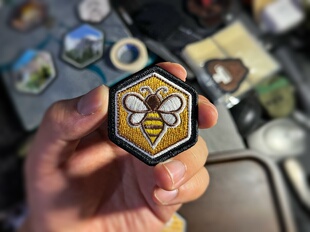 星星臂章高品万针刺绣魔术贴士气章 动物保护基金会 野蜂飞舞