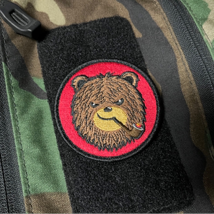 限量款 棕熊 星星复创超高品万针刺绣士气章 叼着烟斗