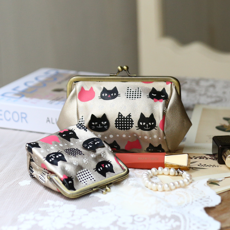 可爱猫咪贴布刺绣化妆包