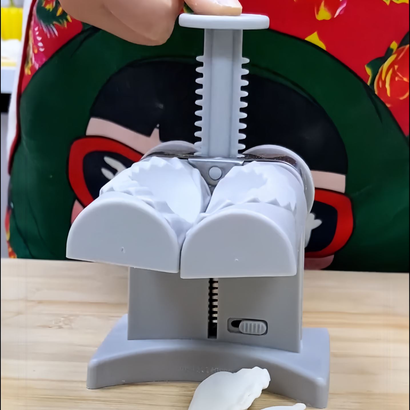 包饺子神器全自动家用新款小型饺子机压皮模具包水饺的专用工具