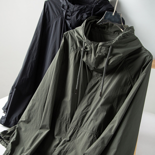 日单户外轻薄无负担冲锋衣连帽薄款 休闲宽松外套夹克女2026春 短款