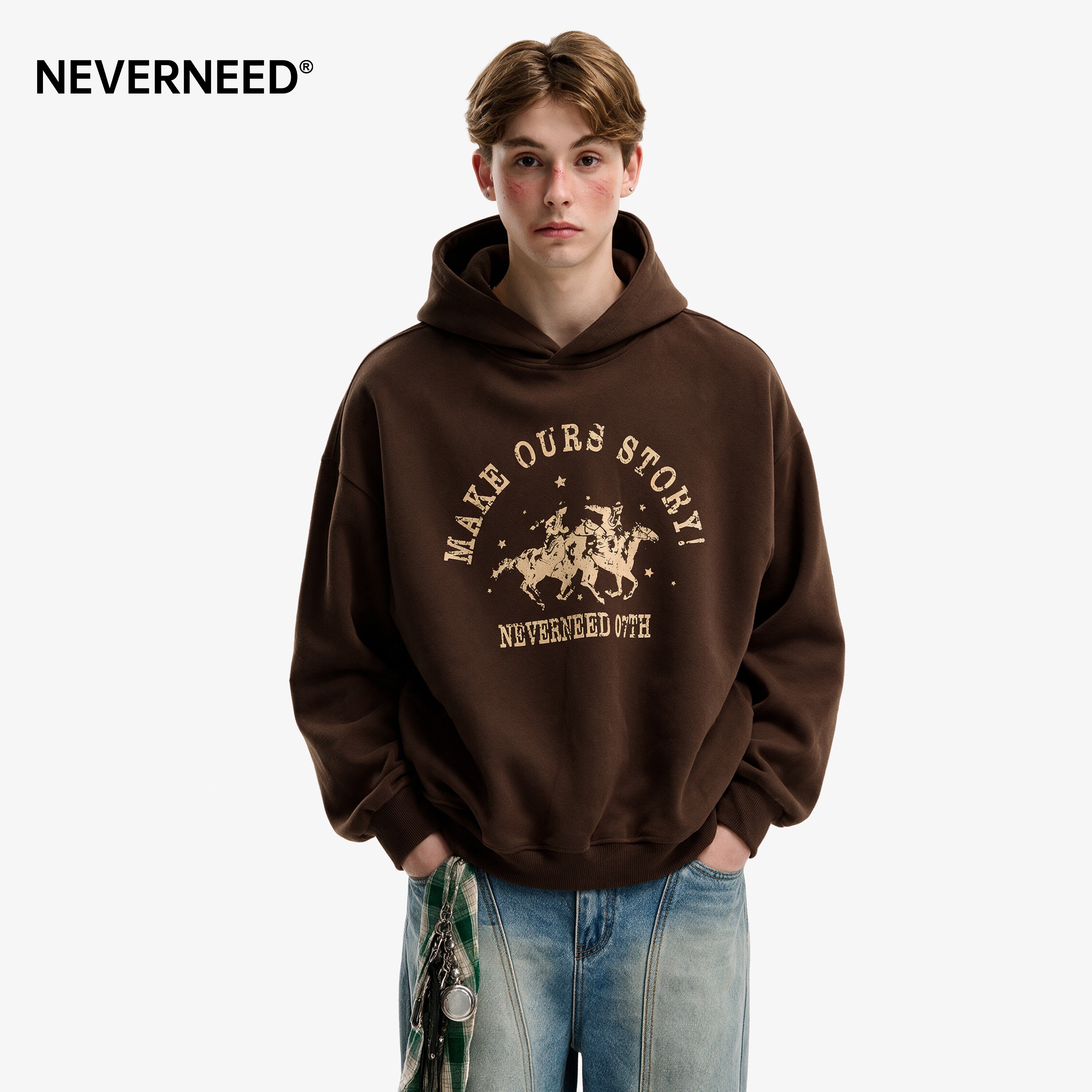 NEVERNEED字母印花连帽卫衣男女图片