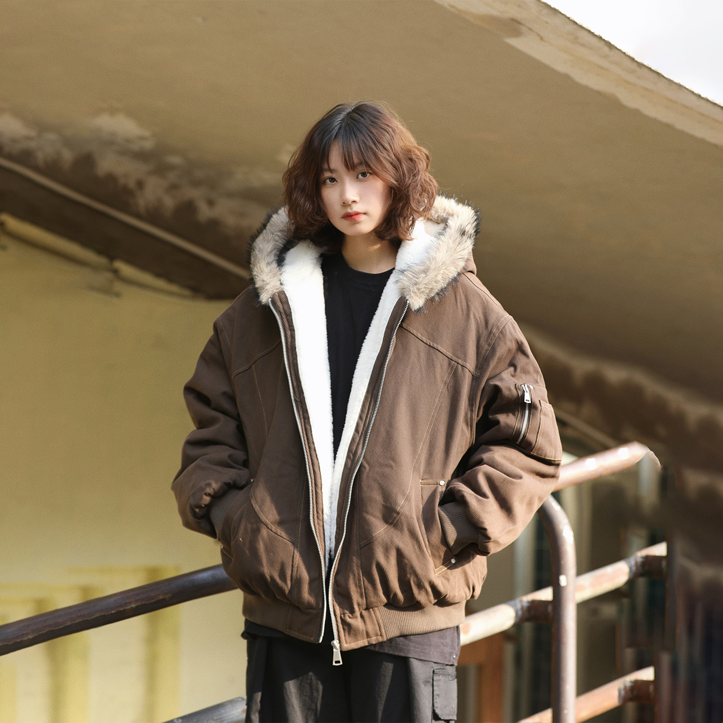 阿于呆冬季拼接加厚毛领连帽棉服