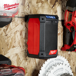 milwaukee美沃奇便携式蓝牙音响收音机户外露营装备可帮手机充电