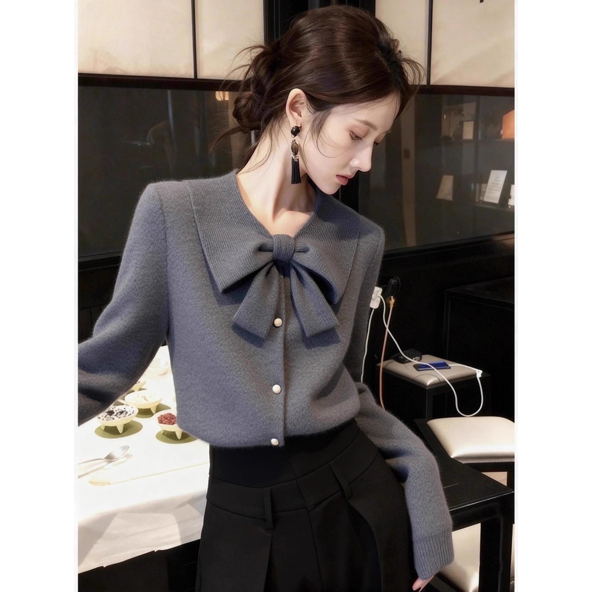 不撞款独特蝴蝶结针织衫