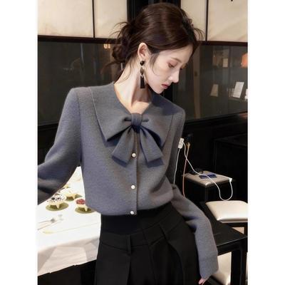 不撞款独特蝴蝶结针织衫