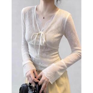 法式系带蝴蝶结v领长袖t恤女2026春季新款修身绝美蕾丝打底衫上衣
