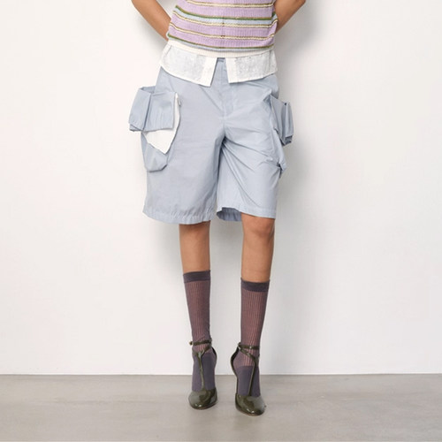 【JUNWEILIN】hug 2025秋冬新款拼白绣花边泡泡口袋短裤