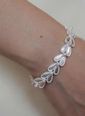 【SOFT MOUNTAINS】hug 2025早春新款雏菊花瓣手链-the wind path