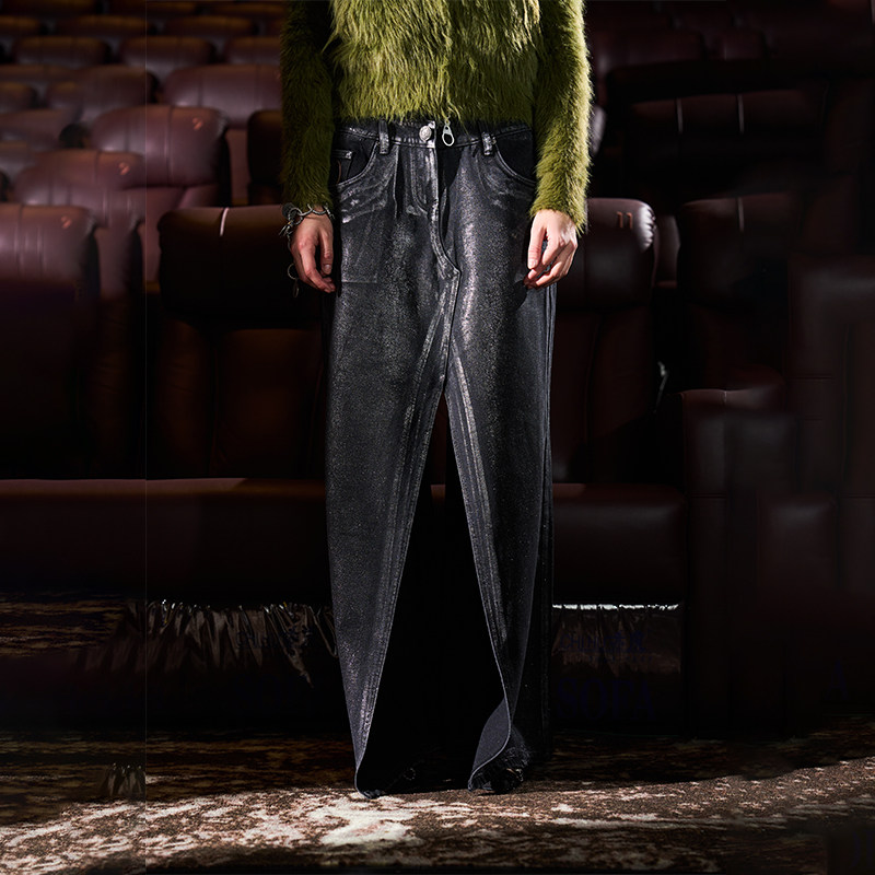 错位烫钻做旧牛仔裤2023秋冬