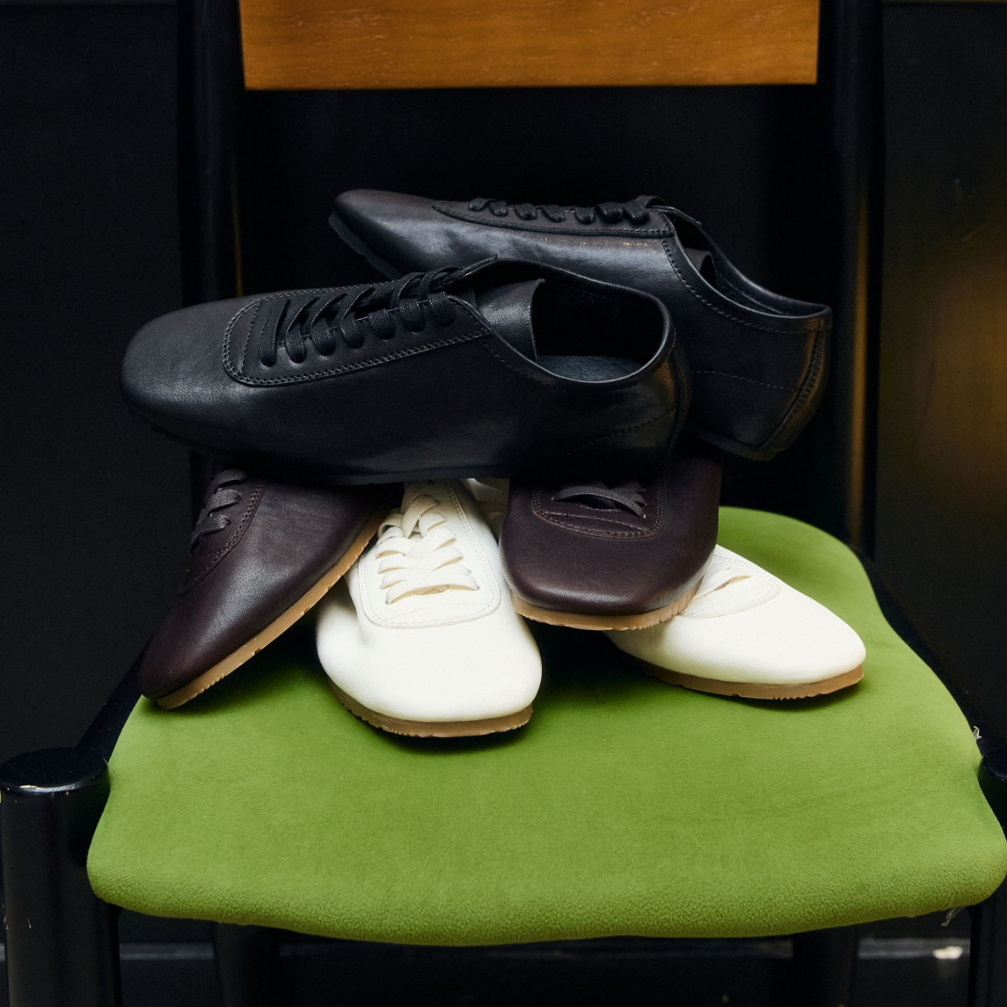 复古方头薄底德训鞋女简约高级感