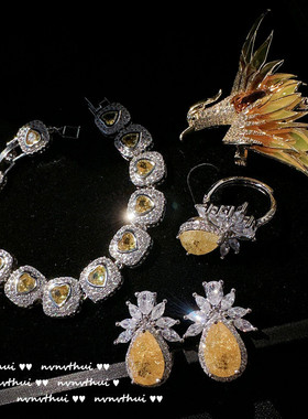 辛德瑞拉轻奢气质暮光黄爱心宝石手链 古董感镀18K金小鸟锆石胸针