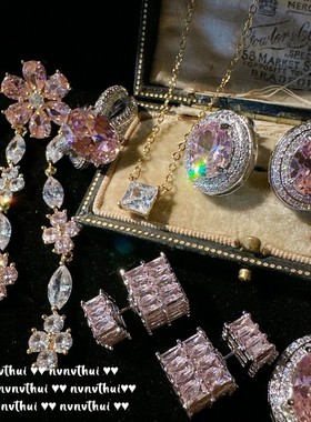 轻奢闪钻气质花朵新娘宝石耳环 18K金芭比粉蛋形锆石晚宴礼服搭配