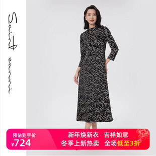 女连衣裙F199 长袖 圣轩尼2024秋冬新品 原创碎花舒适弹性面料修身