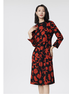 圣轩尼立领修身抽绳新年红花长袖轻奢优雅两穿连衣裙R541