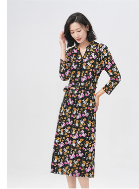 圣轩尼新品针织印花修身花边立领修身版型七分袖女士连衣裙F160