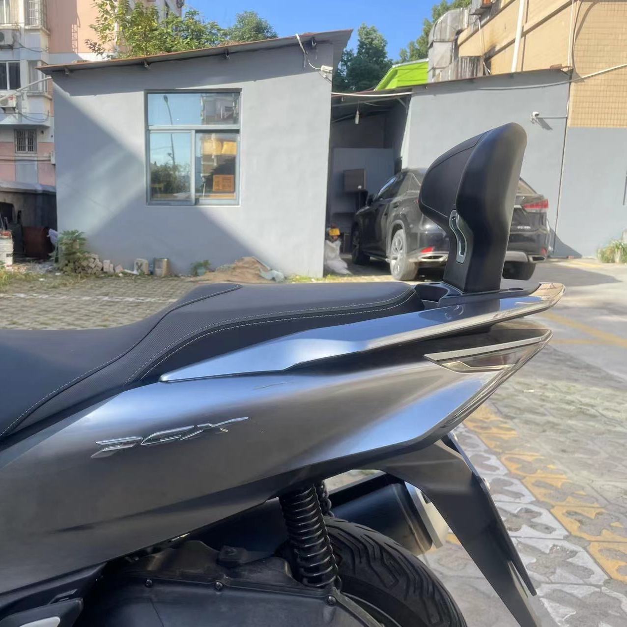 适用于本田PCX150/160改装后靠背踏板车后靠垫扶手腰靠无损安装