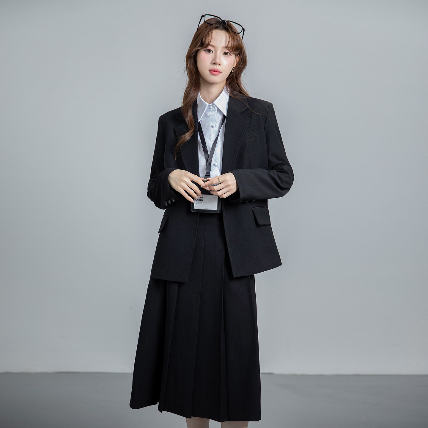 黑色西装大学生正装收腰西服职业