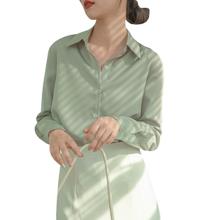 高级感绿色缎面衬衫女长袖气质职业面试垂感衬衣设计感小众上衣秋