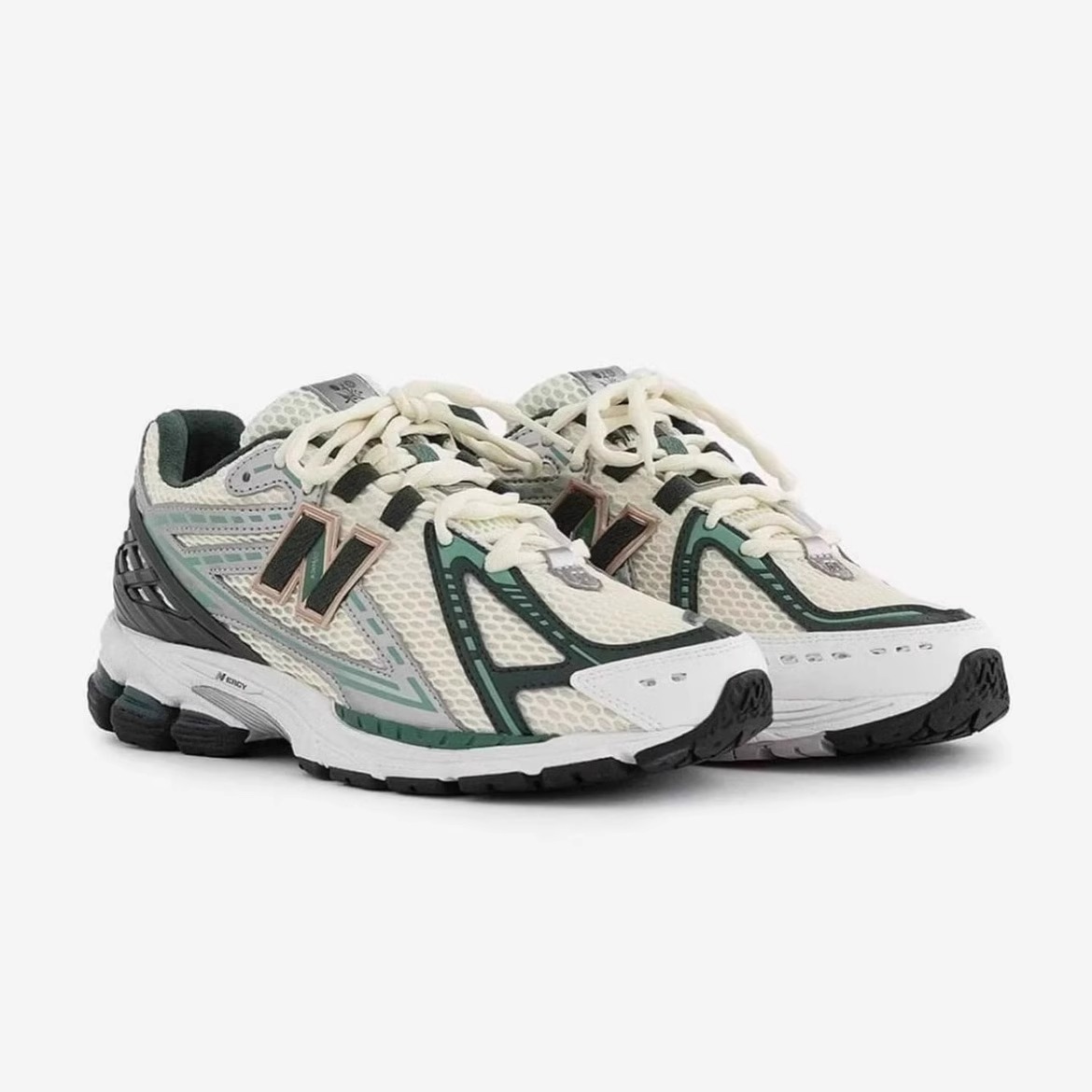 NewBalance1906R联名跑鞋白绿