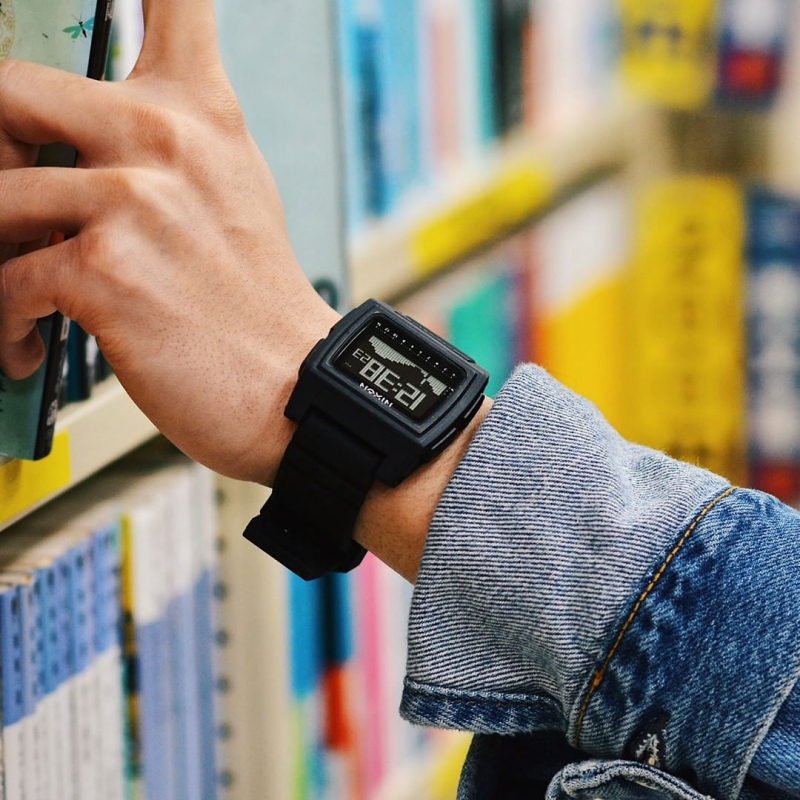 nixon方形运动风胶带数字手表