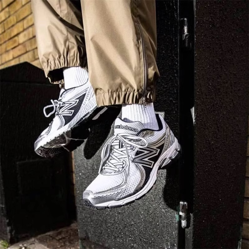 NEWBALANCE860v2机能风跑步鞋