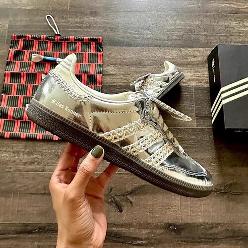 Adidas阿迪达斯液态银色复古板鞋