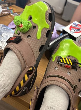 Crocs x Ghostbusters 卡洛驰联名捉鬼敢死队沙滩洞洞鞋男女凉鞋
