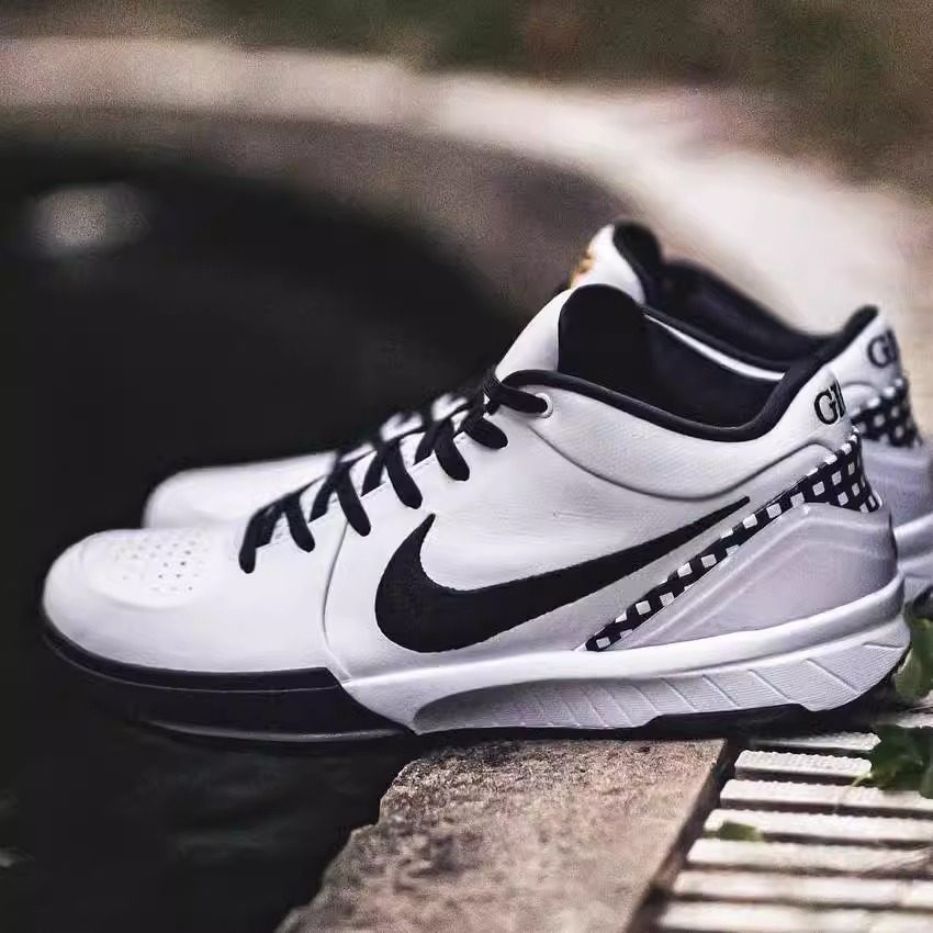 Nike Kobe 4 Proto Mambacita 耐克科比4 白黑GiGi篮球鞋 FJ9363