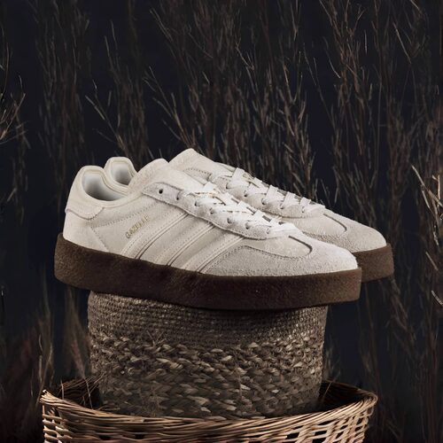 阿迪达斯Adidas低帮米白简约板鞋