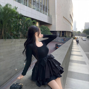 念卿雅法式 纯欲小黑裙微胖掐腰蓬蓬 黑色针织连衣裙女早春2025新款