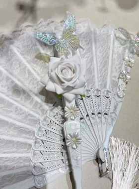 原创 新中式白色玫瑰花闪光蝴蝶新娘超仙优雅白扇 拍照 旗袍走秀