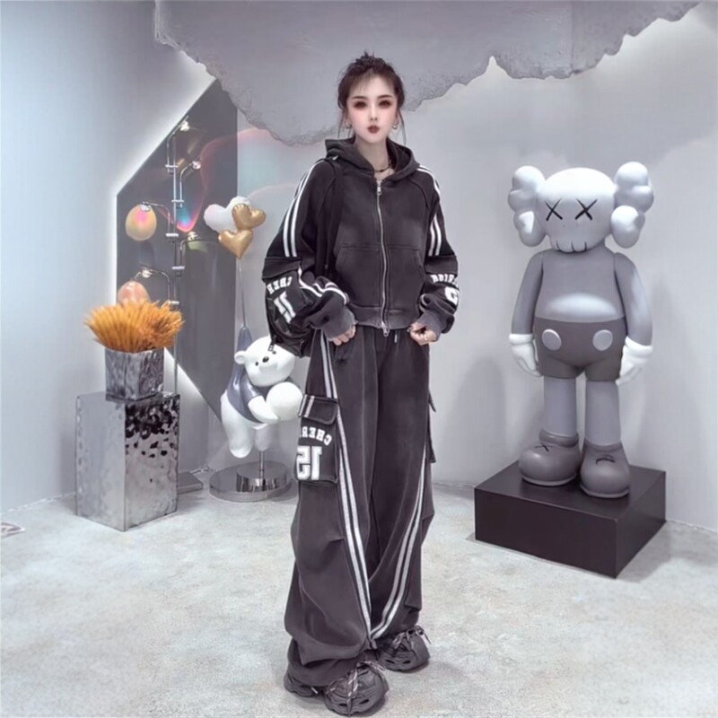 春季女士条纹休闲套装拉链连帽卫衣松紧腰阔腿裤洋气深灰色两件套