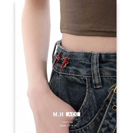 原创红色四芒星腰扣女精致时尚收腰神器腰围改小金属扣子腰部饰品