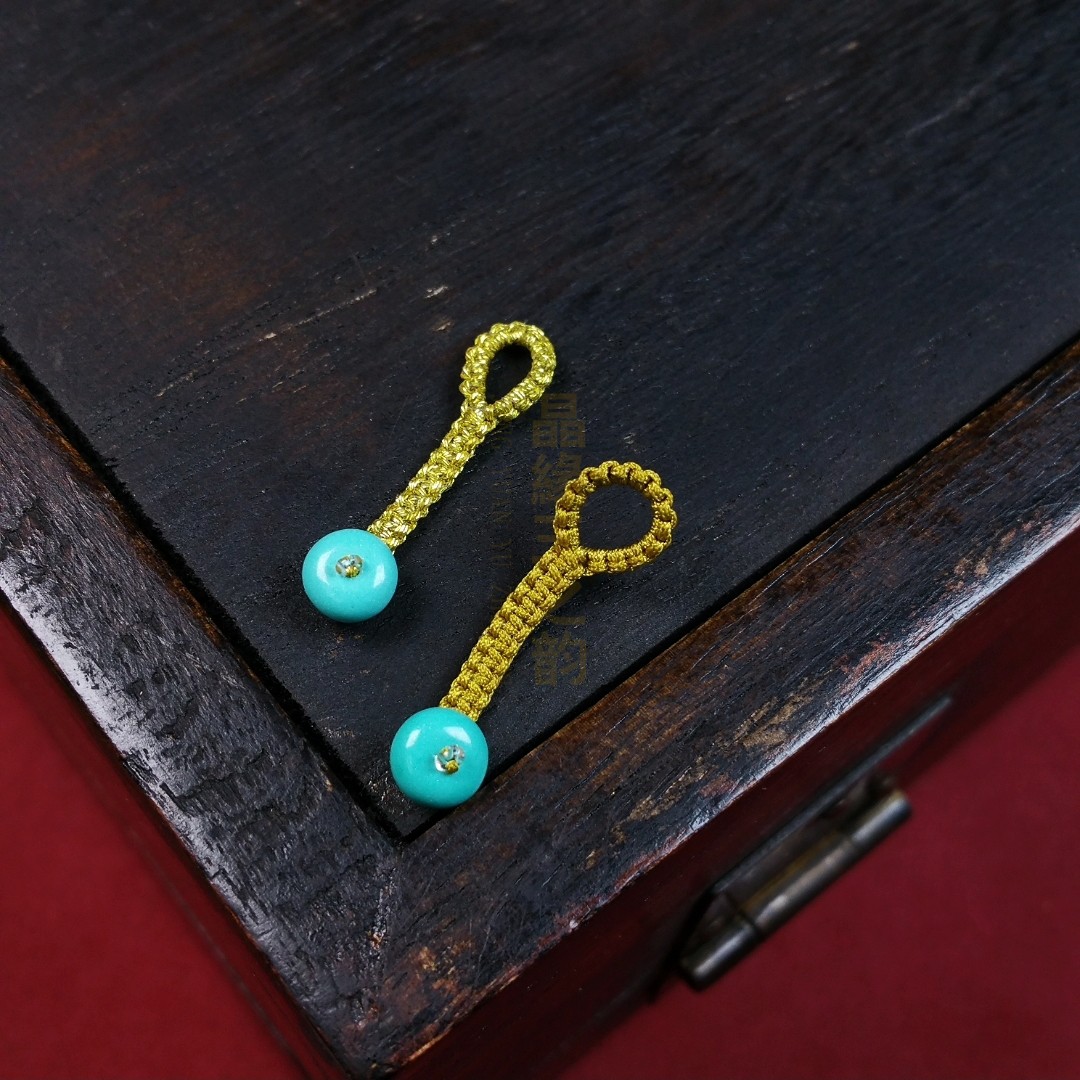 手工编绿松色菱镁矿链接扣