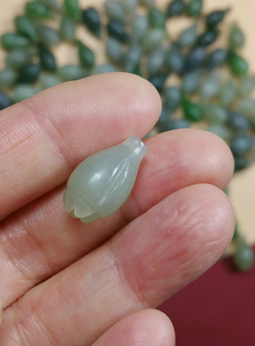 新疆天然和田玉青白玉青花料青色烟紫色配饰挂件小玉兰花玉石吊坠