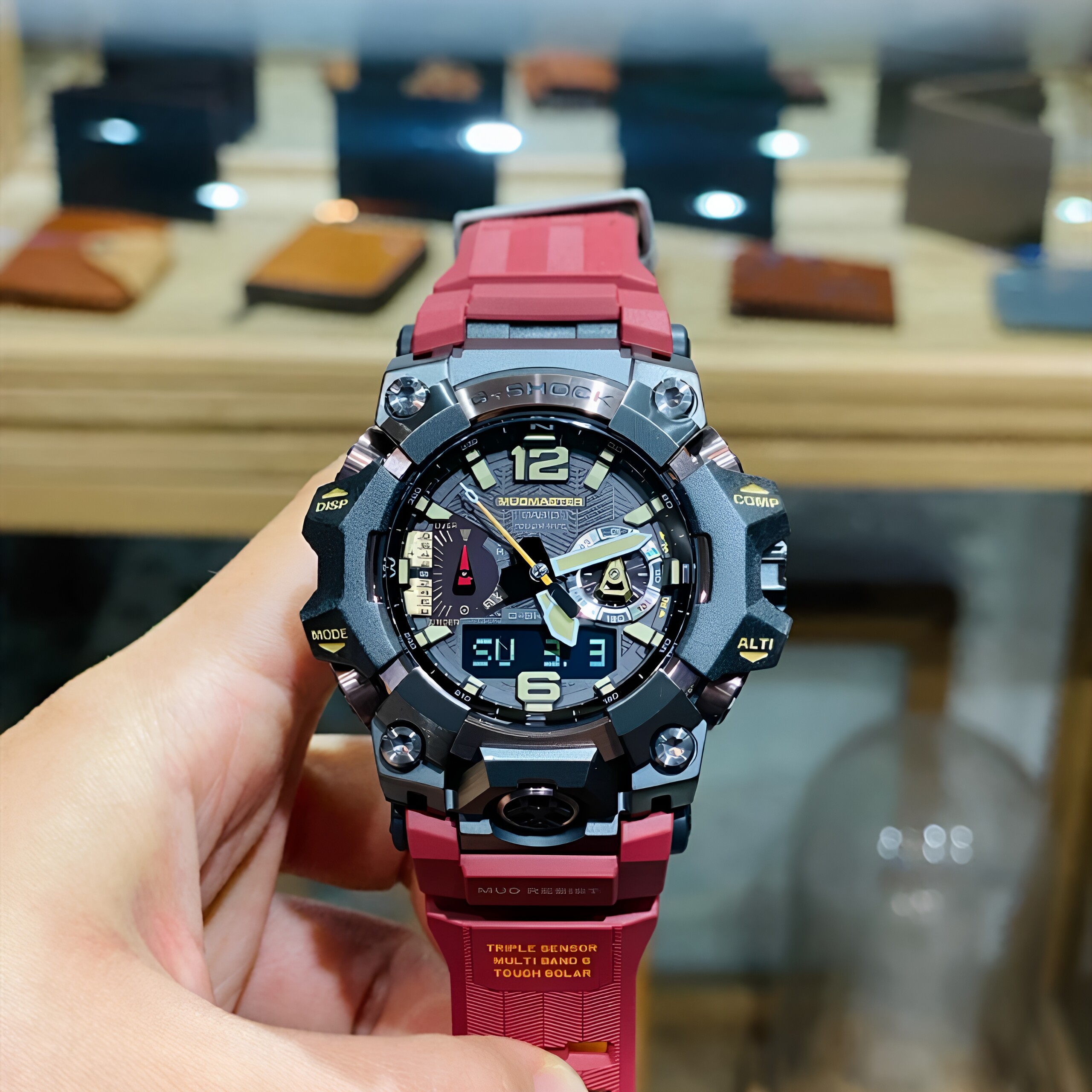 正品Casio卡西欧大泥王三代太阳能六局电波男士手表三防GWG-B1000