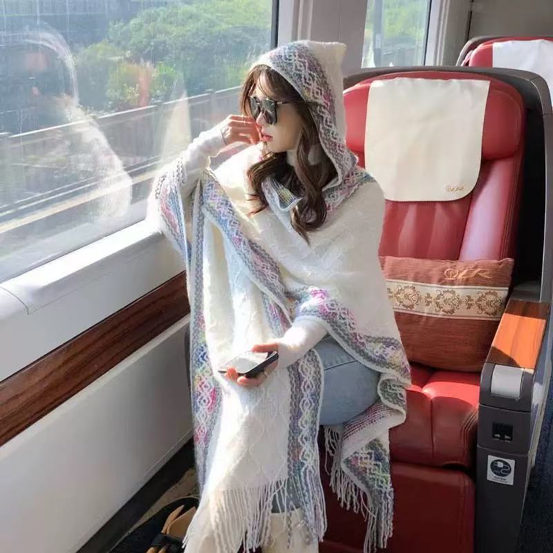 带帽披肩女新款旅游彩色波点外搭