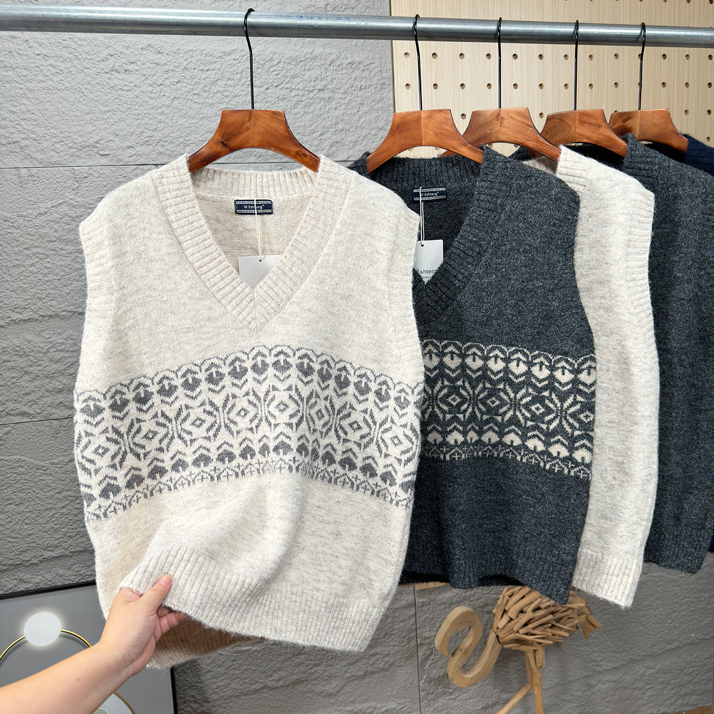 绵羊毛混纺保暖百搭V领针织马甲