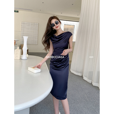 荡领缎面堆堆藏肉盖袖连衣裙