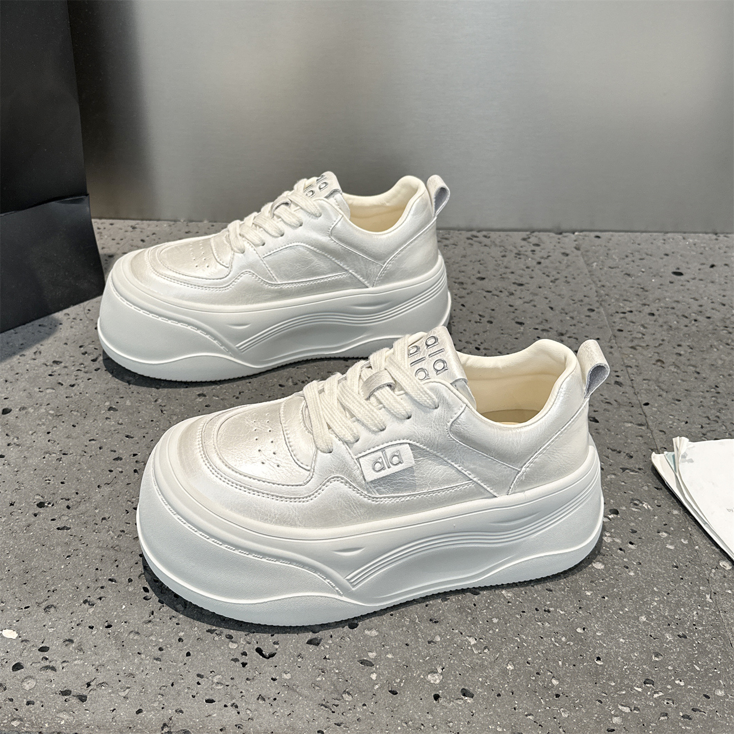 松糕厚底真皮小白鞋女秋冬面包鞋